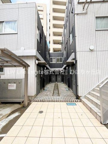 ヴィラ・グランディオ東本町のエントランス