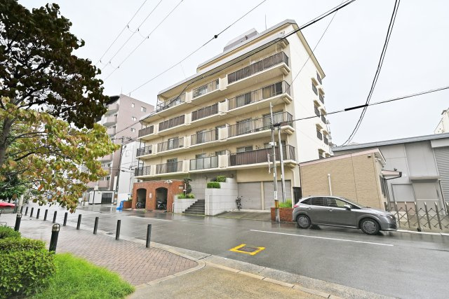 大淀町スワローハイツの外観|JR大阪環状線「福島」駅徒歩15分、小学校もすぐそばの環境です。