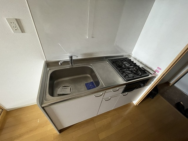 グラビスコート紙屋町のキッチン|2口ガスコンロ（グリル付）