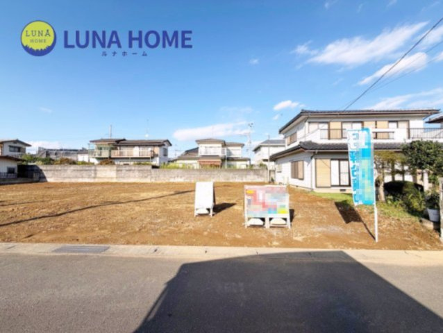 石岡市南台3丁目26-P1　新築戸建　1号棟の前面道路含む現地写真