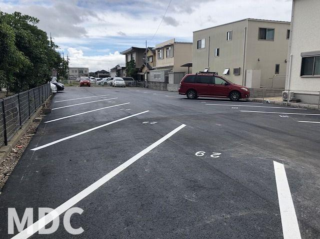 キャロン・エスポワールの駐車場