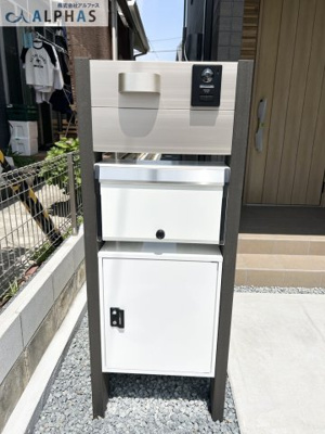 【内観：施工例】 | 大阪市平野区瓜破東八丁目　新築戸建 | ◆広々とした洗面室に、ガス乾燥機(幹太くん)標準仕様♪
◆忙しい朝の身支度も効率良くできるシャワー付き洗面化粧台♪
※同社施工例