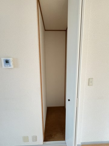 フレンズ光の収納|※別部屋のイメージ写真です。