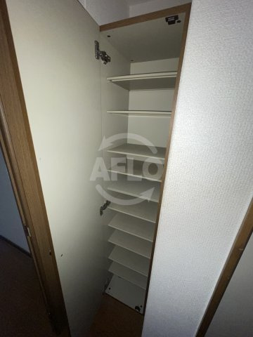 オーキッドコート西大橋の収納|オーキッドコート西大橋　シューズボックス