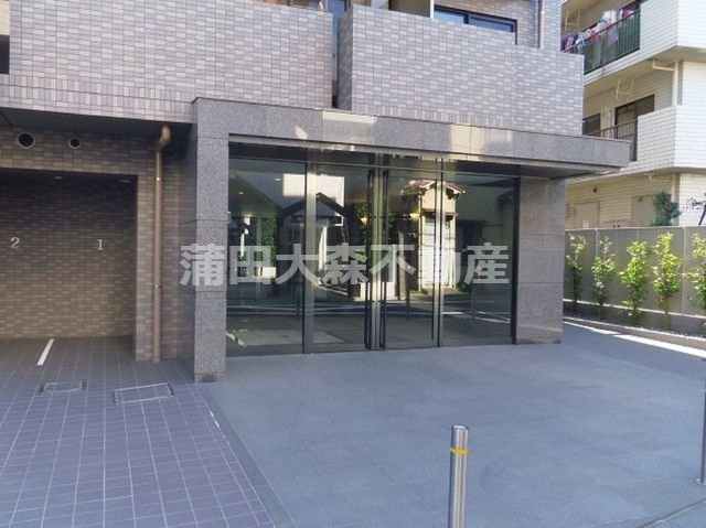 ルーブル蒲田南伍番館の玄関