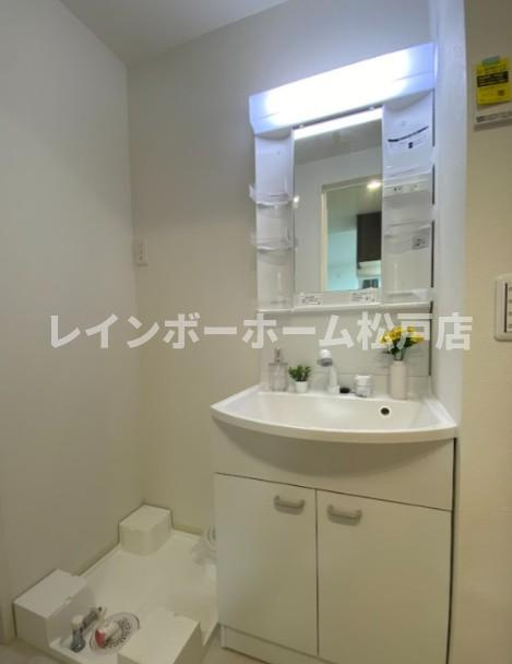 KEIAI RESIDENCE 北小金Ⅲの洗面所|明るい洗面所です
