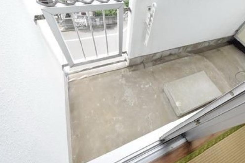 横浜市瀬谷区瀬谷６丁目の賃貸マンションのバルコニー