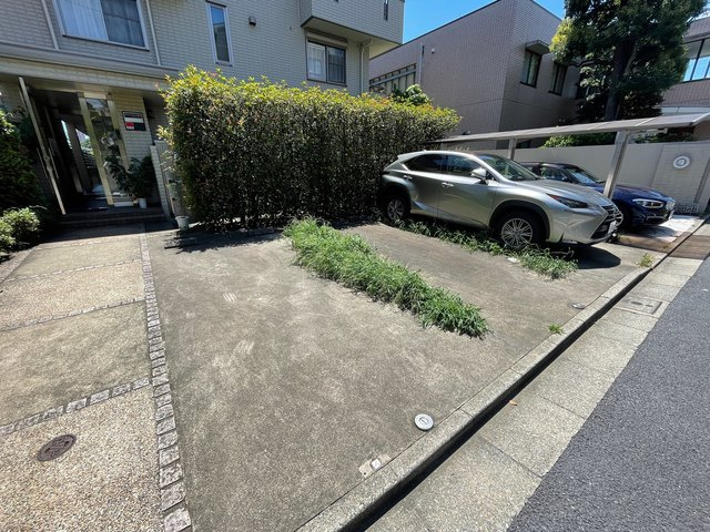 グランドヒルズ代沢の駐車場|駐車場の空きはご確認下さい