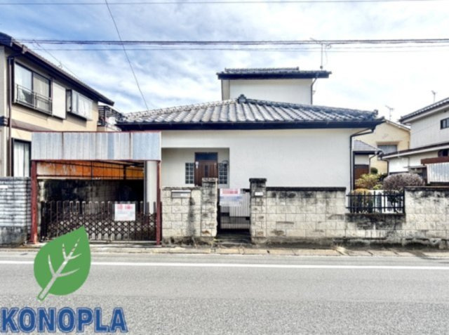 【中古戸建】伊勢崎市若葉町の外観|■外観｜土日のご見学はもちろん、平日・夜間のご案内も大歓迎です♪「今から見たい」や「仕事終わりに見たい」にもご対応できますのでお気軽にお問い合わせください♪