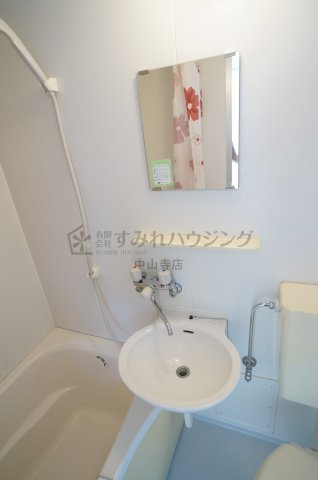 ヴィラ９ナイン【芸短生専用賃貸　※女性専用】の洗面所