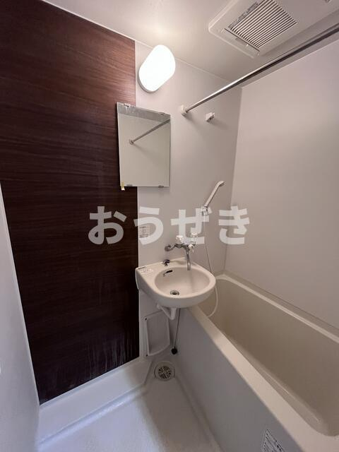 グラン横浜井土ヶ谷の浴室