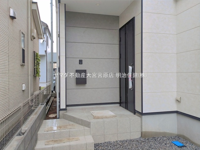 見沼区堀崎町8期の玄関