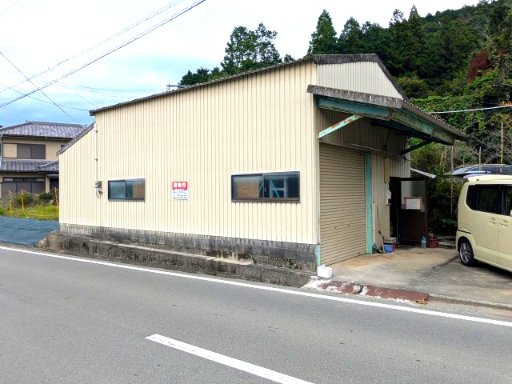 夢前町寺倉庫の外観