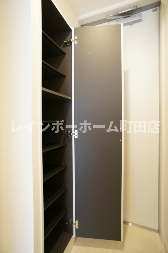 リブリ・鶴間※初期費用分割あと払いサービス利用可能物件の玄関