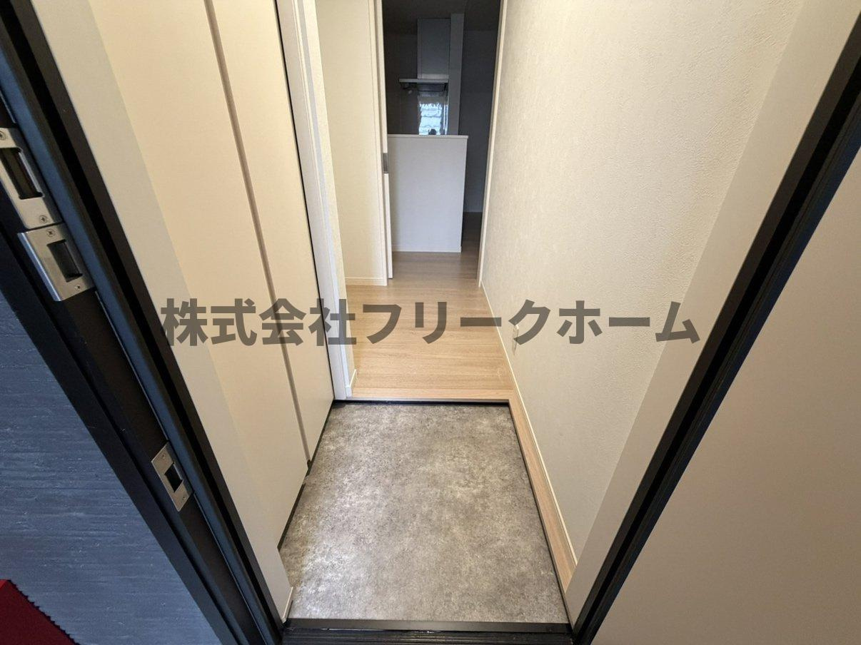武蔵野市中町３丁目のアパートの玄関