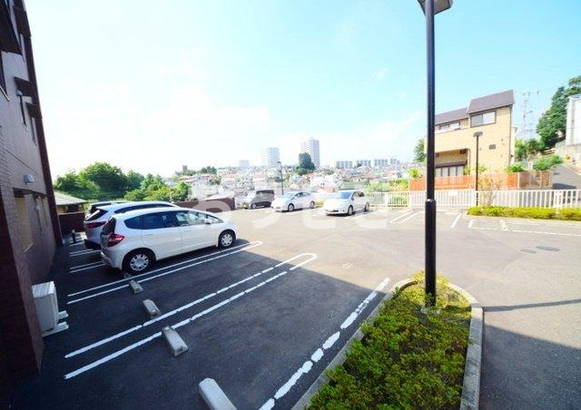 ビューヒルズ東戸塚壱番館の駐車場