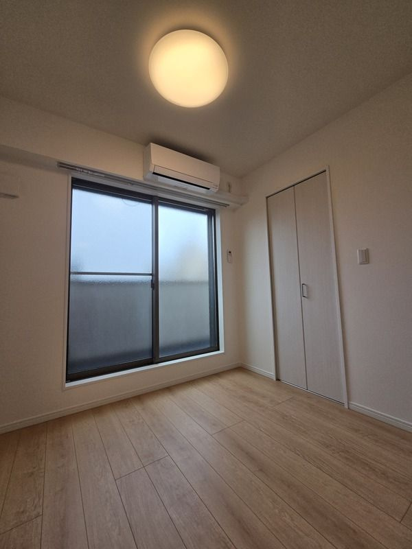ASJ南流山の寝室|柱型の無いスッキリしたお部屋で、家具配置の自由度も高いです♪