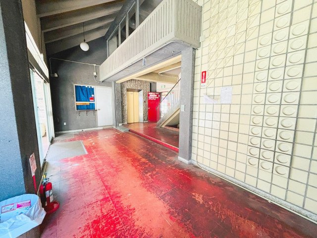 ネオライフ新大阪東棟のロビー