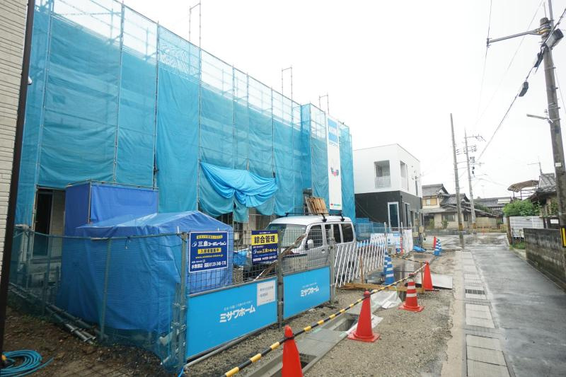 ベルリード北小路の駐車場