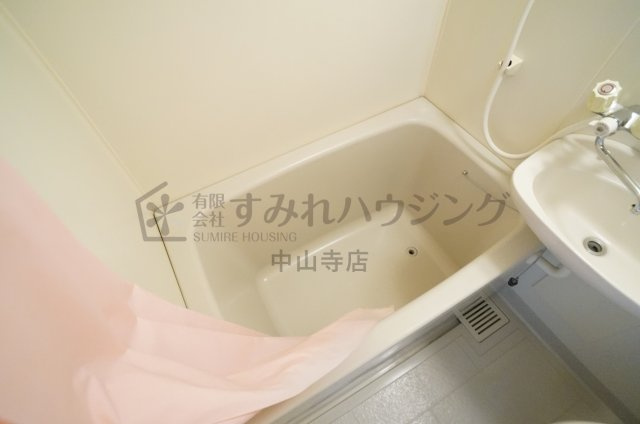 ヴィラ９ナイン【芸短生専用賃貸　※女性専用】の浴室