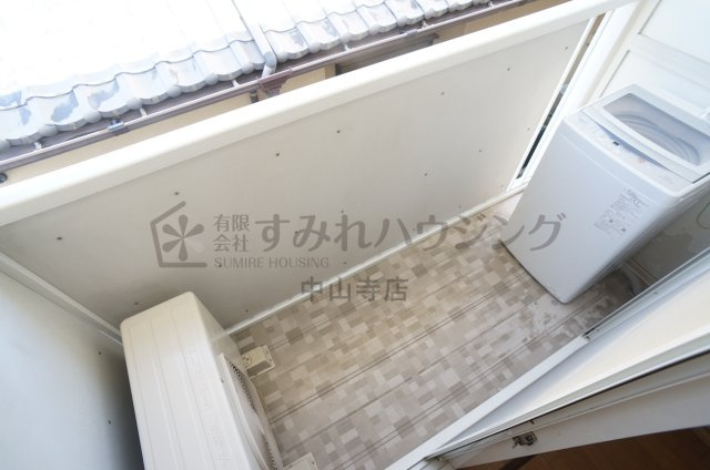 ヴィラ９ナイン【芸短生専用賃貸　※女性専用】のバルコニー