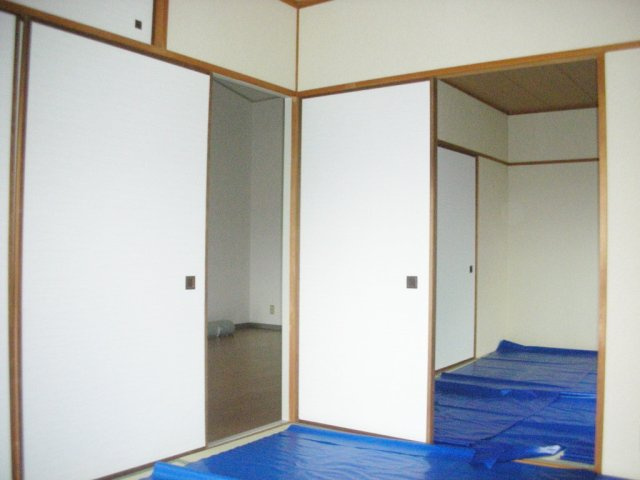 ハイツ別荘園の和室