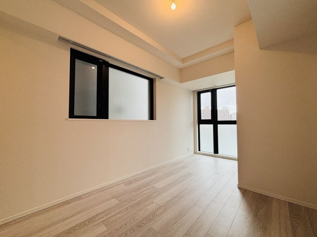 角部屋ならでは、居室には2面に窓があり、通風も大変良好です。