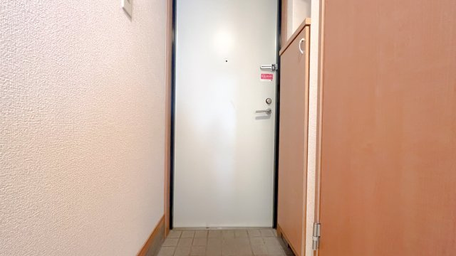チェスタ大手町の玄関