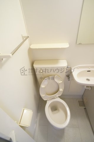 ヴィラ９ナイン【芸短生専用賃貸　※女性専用】のトイレ