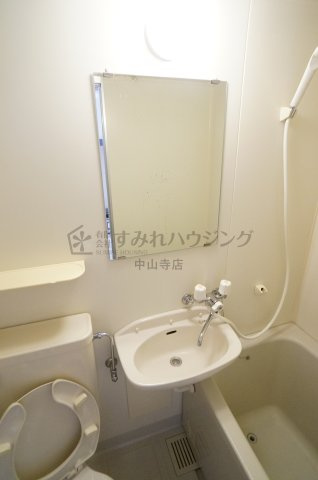 ヴィラ９ナイン【芸短生専用賃貸　※女性専用】の洗面所