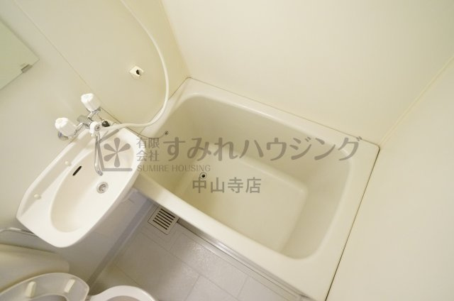 ヴィラ９ナイン【芸短生専用賃貸　※女性専用】の浴室