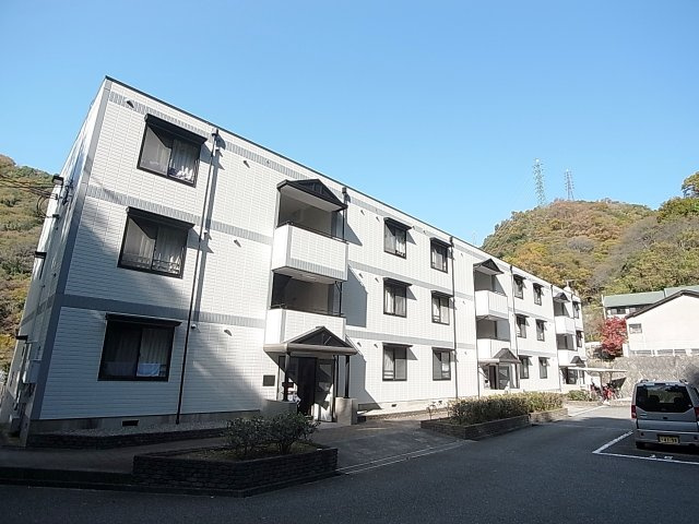 イーストヒルズ平野の外観|緑の多い住環境