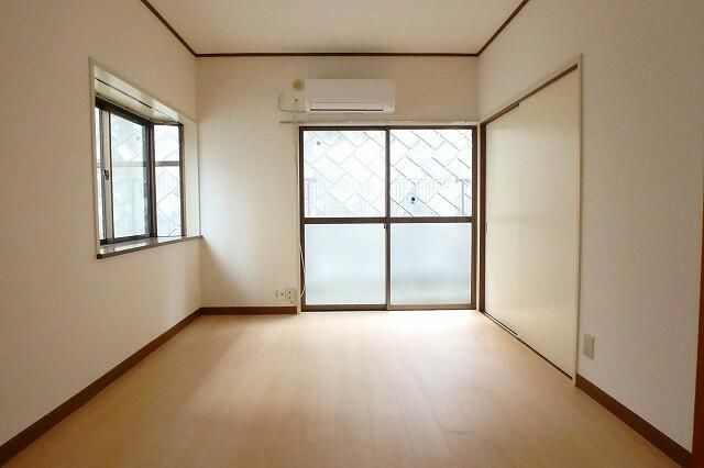 川崎市宮前区犬蔵２丁目のアパートの寝室