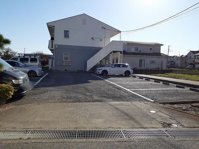 海老名市社家６丁目のアパートの駐車場