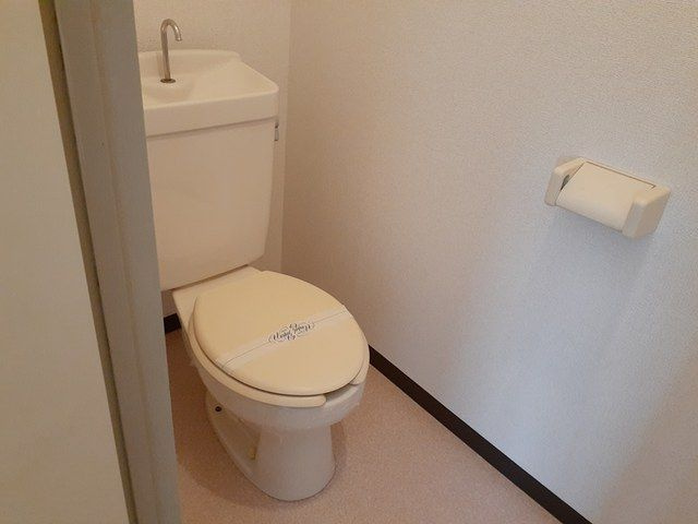 海老名市社家６丁目のアパートのトイレ