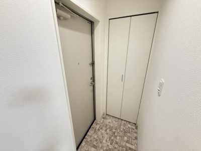 【玄関】 | ピレーネ赤川