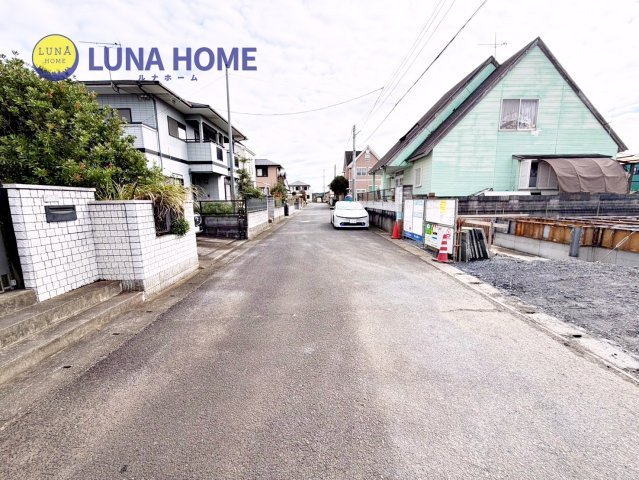 第1小美玉市西郷地　新築戸建の前面道路含む現地写真