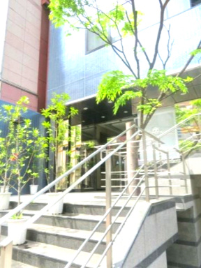 心斎橋アサノビルのエントランス