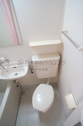 ヴィラ９ナイン【芸短生専用賃貸　※女性専用】のトイレ