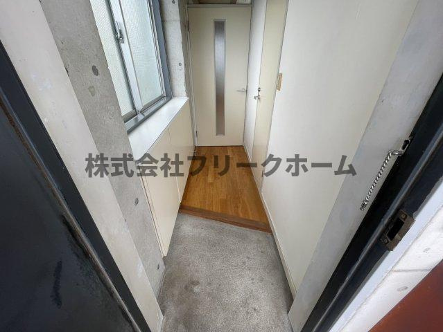 三鷹市上連雀２丁目の賃貸マンションの玄関