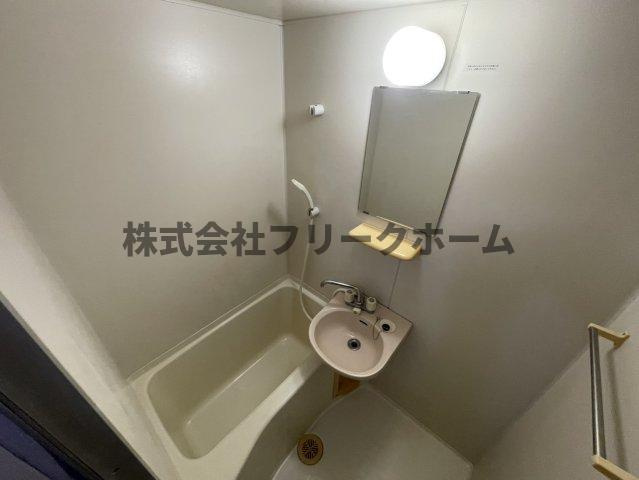 三鷹市上連雀２丁目の賃貸マンションの浴室