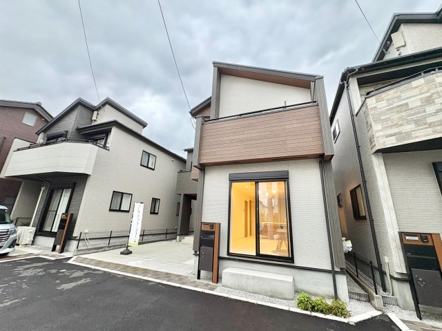 川越市藤原町の新築一戸建の前面道路含む現地写真