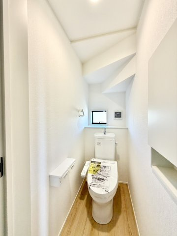 紀の川市名手西野　第1期　新築一戸建てのトイレ|当建物と同仕様の写真です。