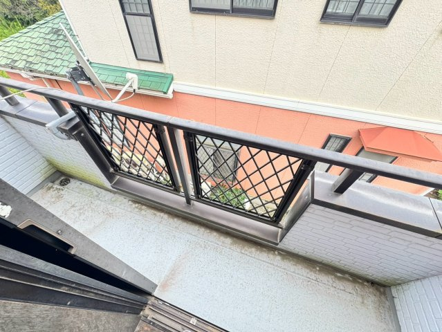 作草部町貸家のバルコニー