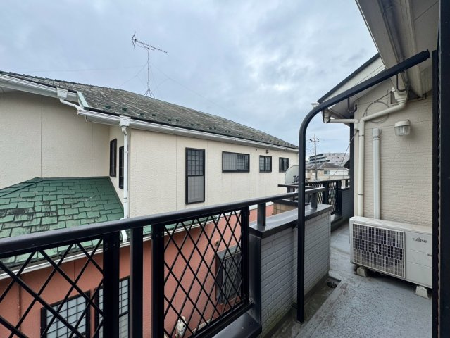 作草部町貸家のバルコニー