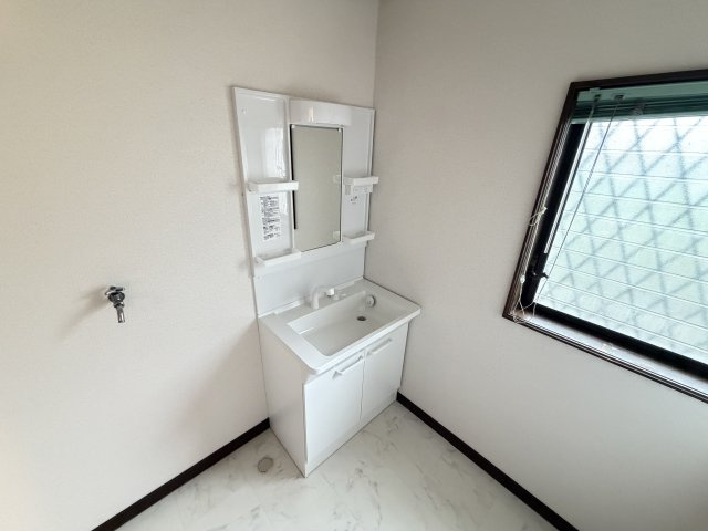 作草部町貸家の洗面所