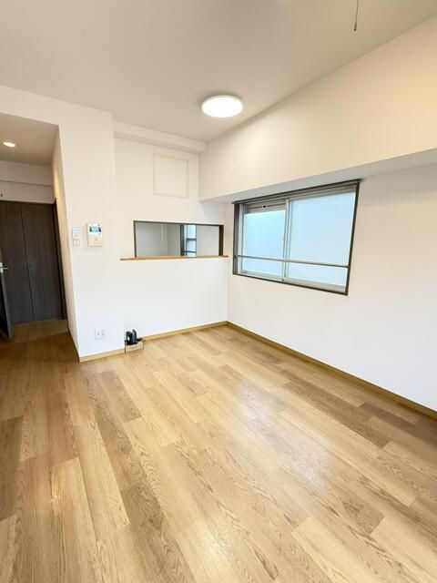 リエス新宿町の居間・リビング