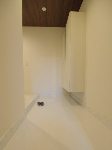 ラップスブルーメ川内の玄関