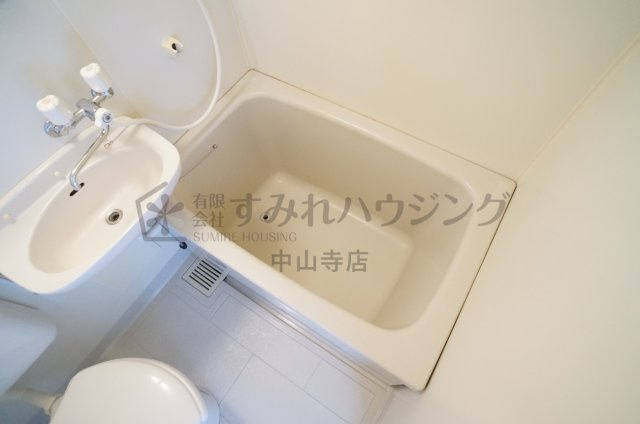 ヴィラ９ナイン【芸短生専用賃貸　※女性専用】の浴室