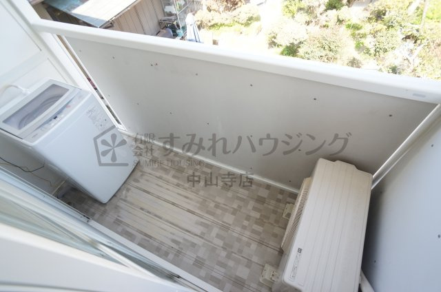 ヴィラ９ナイン【芸短生専用賃貸　※女性専用】のバルコニー